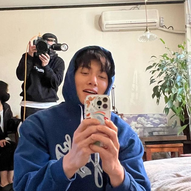 Portrait of Ji Chang Wook Caught Vaping on Camera Inside a Room, Immediately Apologizes to the Public