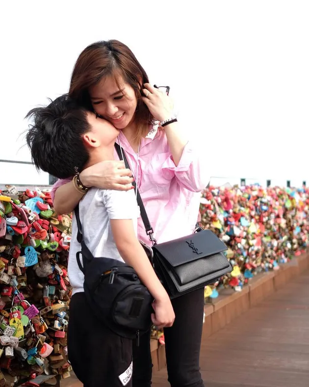 Julie Taslim dan Buah Hati