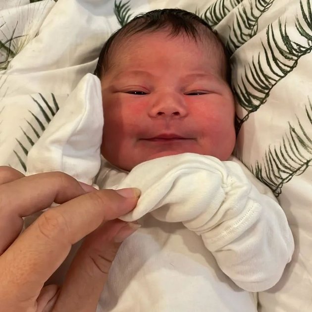 Kaia Raine Wongkar, begitulah Mayky dan Ally memberi nama anak pertama mereka. Bayi perempuan ini lahir ke dunia pada 24 November lalu di Bali.