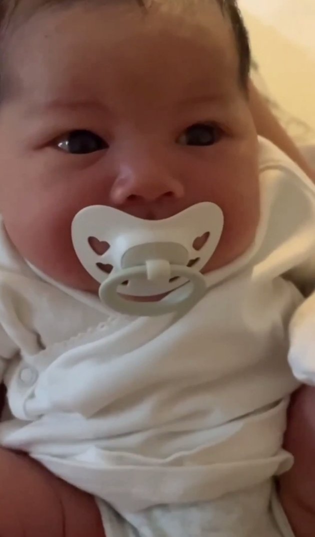 Portrait of Kaia Raine, Mayky Wongkar's Newly Born Child, Super Cute - Cheeks Like Bakpao (Chinese Steamed Bun)