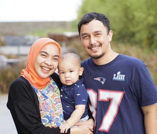 Portrait of Kalam Mahardika Jusuf, the Adorable Son of Tika Bravani and Dimas Aditya that Successfully Makes Netizens Go 'Aww' 