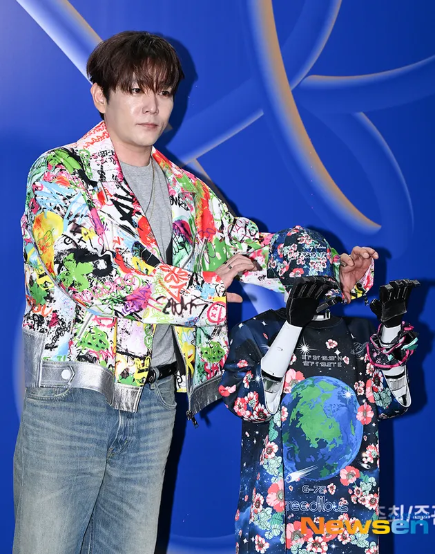 Kangin Pegang Manekin