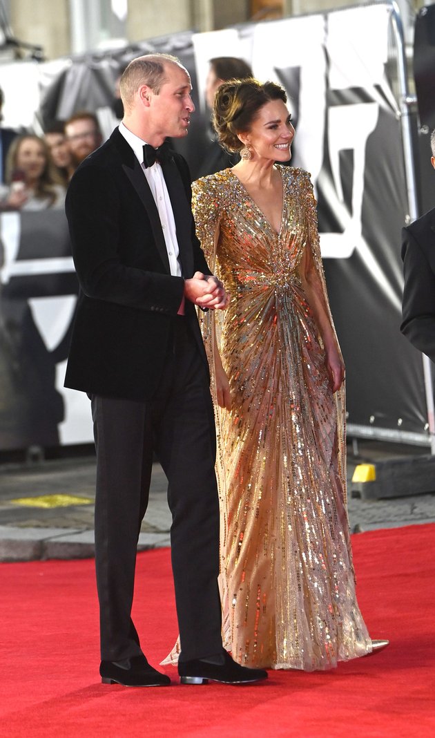 Portrait of Kate Middleton and Prince William on the Red Carpet Premiere of 'NO TIME TO DIE', The Princess is Praised as Beautiful by James Bond