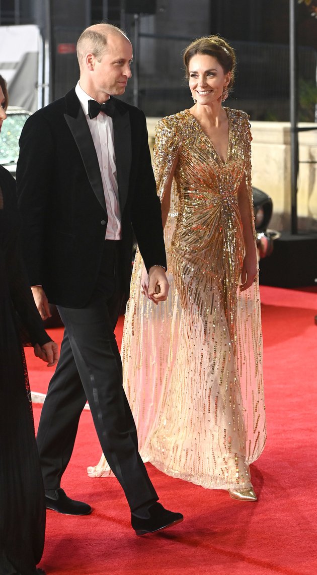 Portrait of Kate Middleton and Prince William on the Red Carpet Premiere of 'NO TIME TO DIE', The Princess is Praised as Beautiful by James Bond