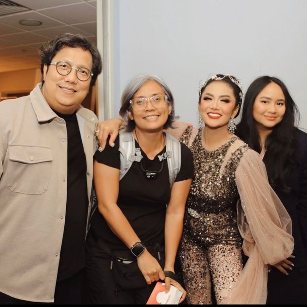 Kris Dayanti's Happiness at Singapore Concert, Attended by Beloved Grandchild and Puan Maharani