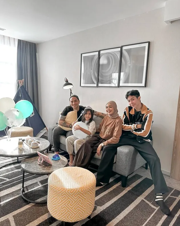 Gary Iskak Kumpul Bareng Keluarga