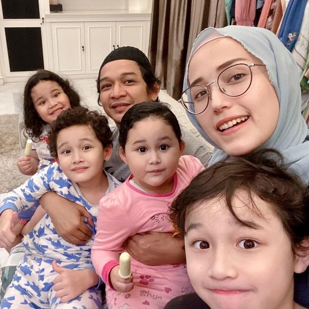 Portrait of Togetherness of Pasha Ungu and Adelia with Their Four Children, All Cute