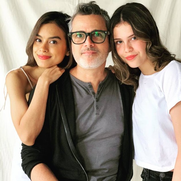 The Close Relationship between Eva Celia and Michael Villareal, Former Husband of Sophia Latjuba, Still a Father to Her Even Though There Is No Blood Relation