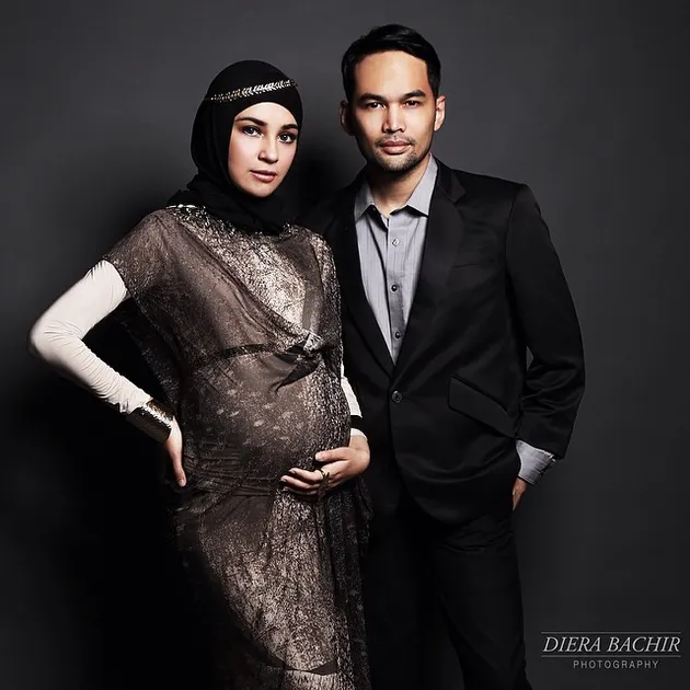 Seleb Berbadan Dua