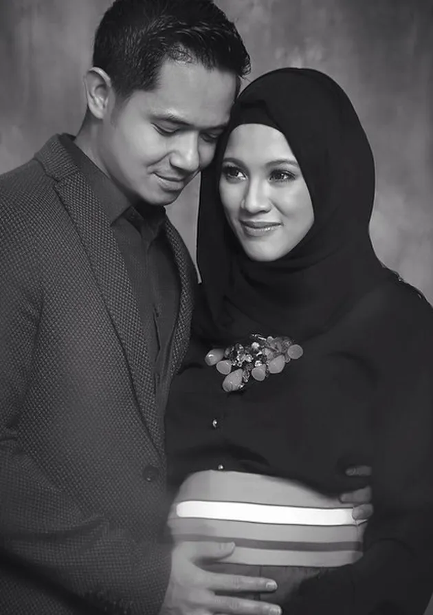 Seleb Berbadan Dua