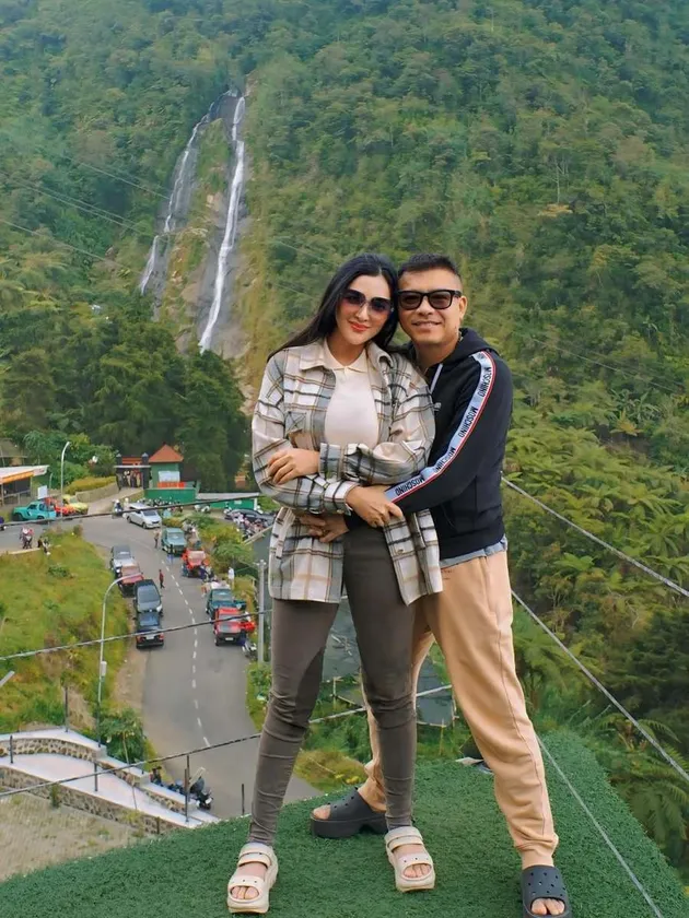 Potret Keluarga Anang Ashanty Liburan