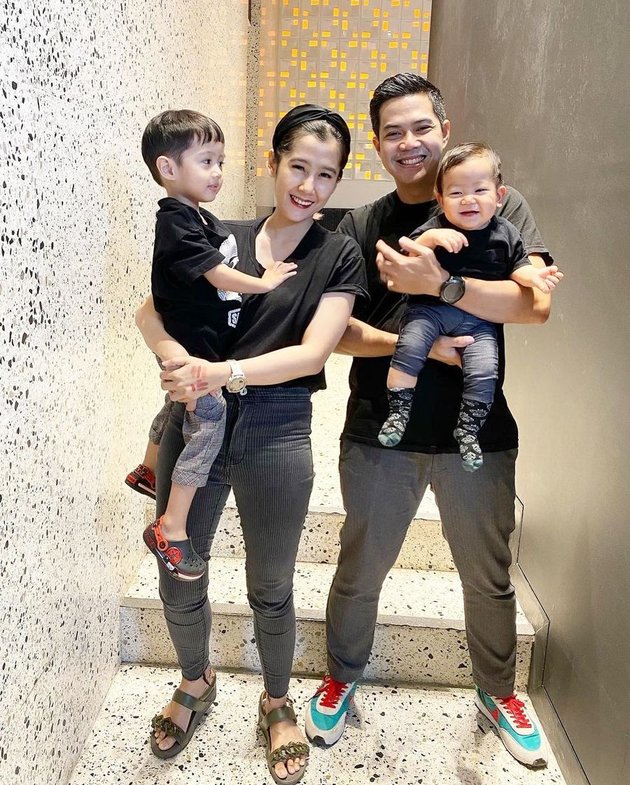 Portrait of Ardina Rasti and Arie Dwi Andhika's Happy and Harmonious Family, Their Two Children Become the Center of Attention: One Resembles Her Mother, One Resembles Her Father