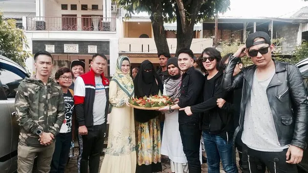 POTRET KEMESRAAN ANGEL LELGA DAN VICKY PRASETYO, SUDAH 