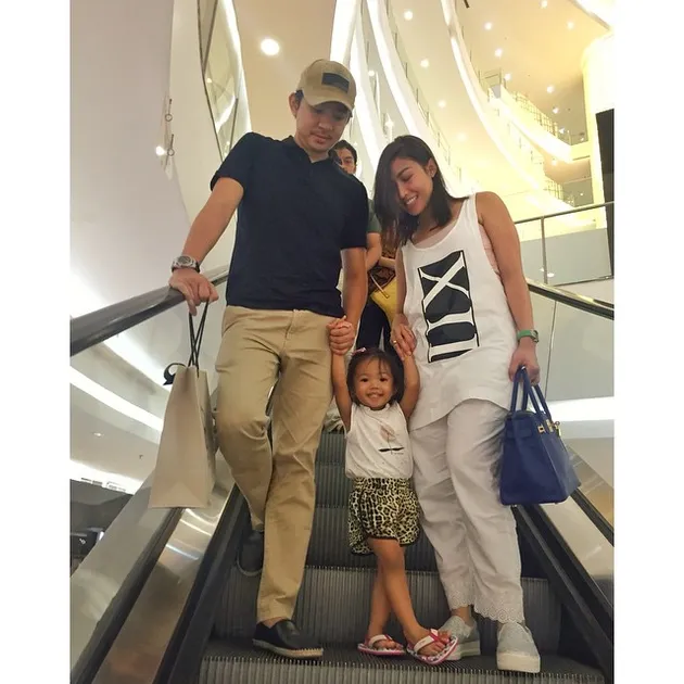 Ayu Dewi &amp; Suami