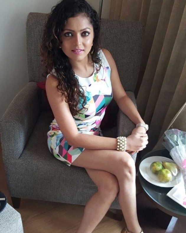 POTRET KEMESRAAN DRASHTI DHAMI 'GEET' DAN SUAMI, ROMANTIS 