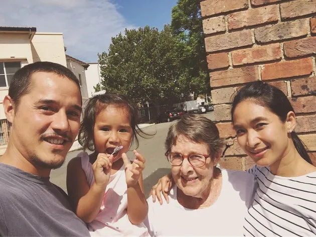 Happy Salma dan Suami