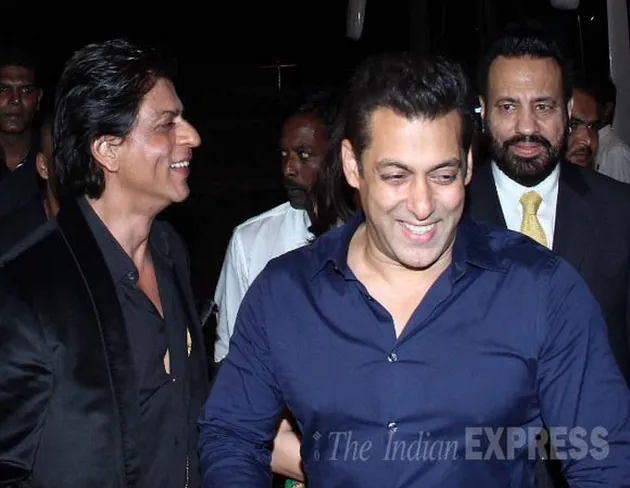Potret Kemesraan Shahrukh Khan Dan Salman Khan Akhirnya Akur Setelah Bertahun Tahun Berseteru Akhirnya Mereka Akur Juga Kapanlagi Com