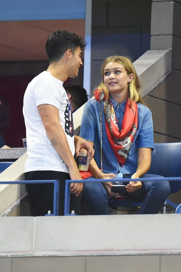 Joe Jonas &amp; Gigi Hadid