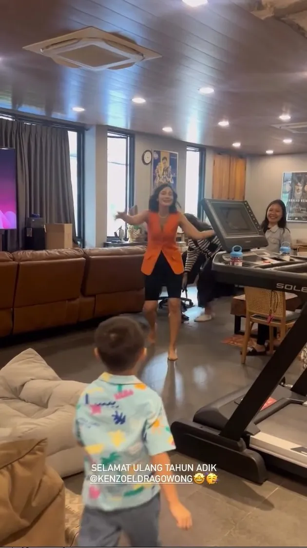 Luna lari ke arah Kenzo