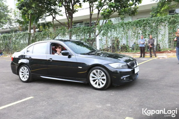 Kimberly Ryder jual mobil BMW aset bersama Edward