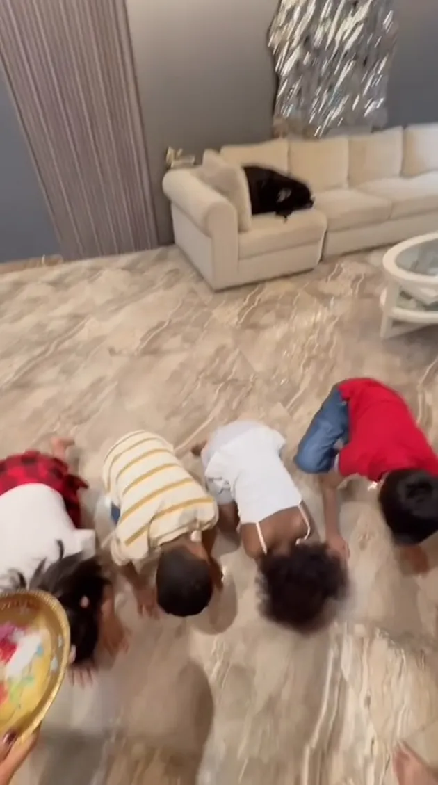 Diteruskan kepada Anak-Anaknya