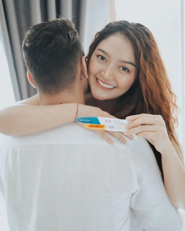 Siti Badriah Hamil sibad