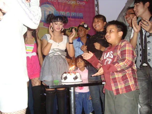 Ajeng Mamamia