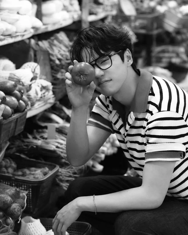 Potret Lee Jun Young dalam Pemotretan Bersama GQ Korea