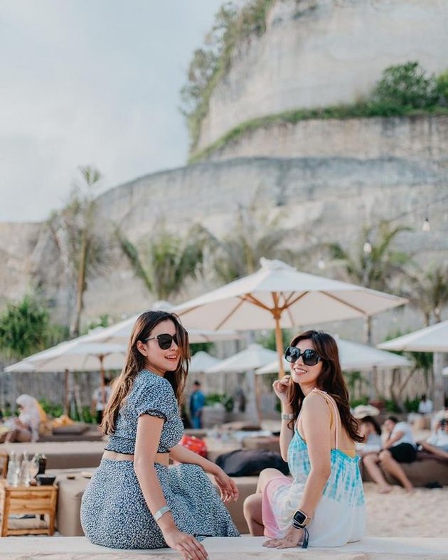 Portrait of Amy Qanita's Vacation - Syahnaz and Nisya in Bali, Fun Without Raffi and Gigi