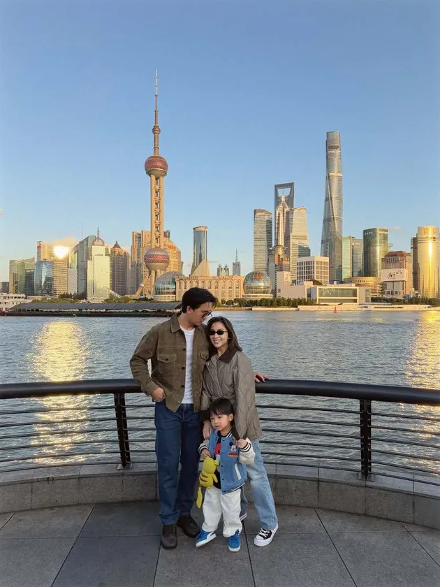 Nikita Willy bersama keluarga