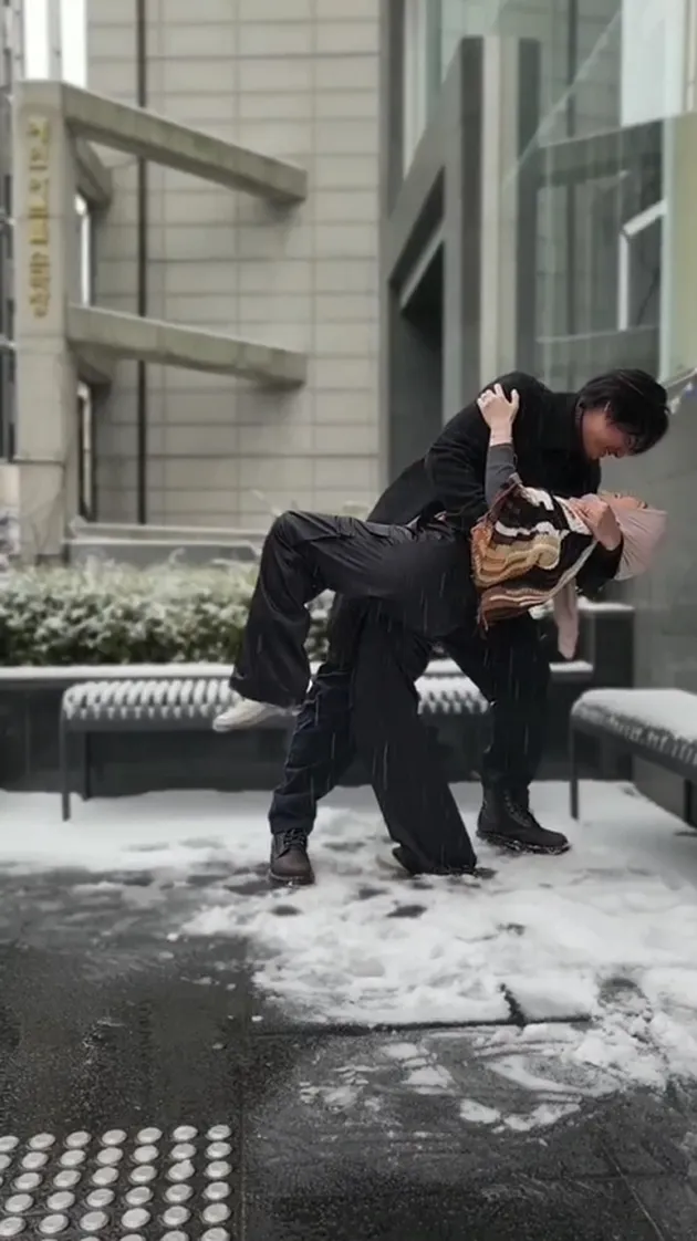 Romantic Holiday Portraits of Cut Meyriska and Roger Danuarta in South Korea, Dancing Sweetly Under the Snow