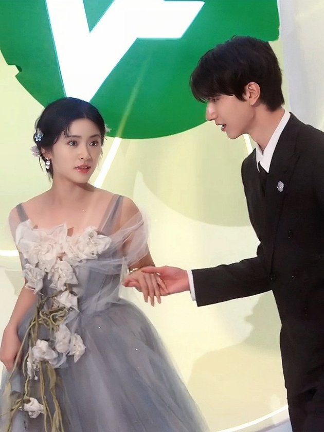 Portrait of Lin Yi and Shen Yue in the Drama Promotion 'SMILE CODE', Holding Hands Makes Fans Ship More