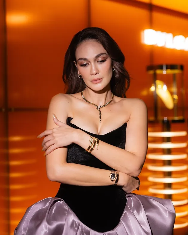Luna Maya Hadiri Event BVLGARI di Thailand