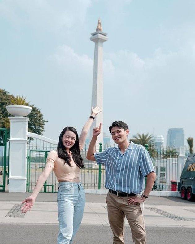Sweet Portrait of Jang Hansol Inviting His Wife Jeanette Ong for a Trip to Monas, Enjoying a Fun Vacation Together in Jakarta!