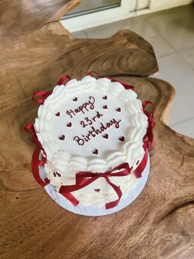 Kue ultah Megan Domani