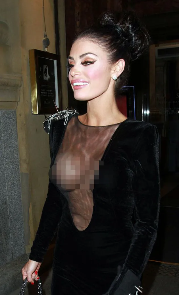 Seleb Hollywood Nip Slip
