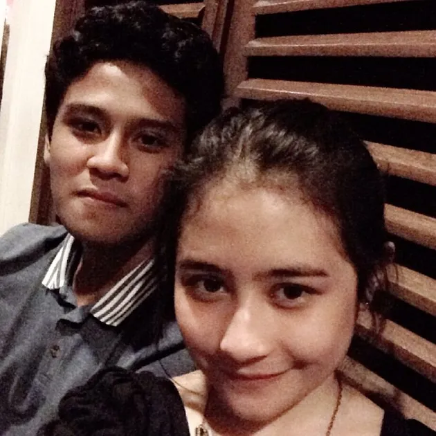 Potret Mesra Prilly Latuconsina - Halik Putra Yang Serasi Banget