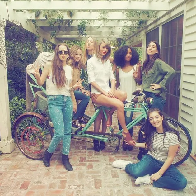 Taylor Swift & Geng Supermodelnya