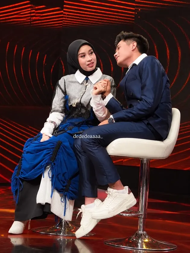 Mila dan Valen DA7 tampil kompak.