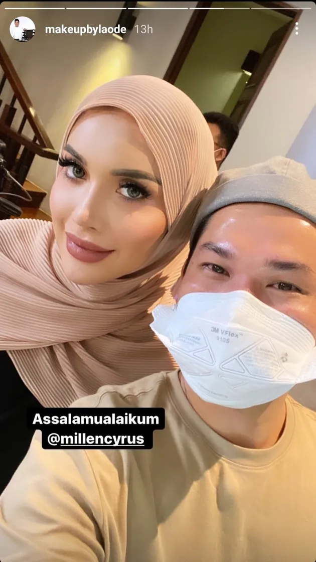 Millen Cyrus Pakai Hijab