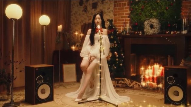 Portrait of Mina TWICE in Sia's 'Snowman' Cover Project, Showcasing a Sparkling Christmas Vibe!
