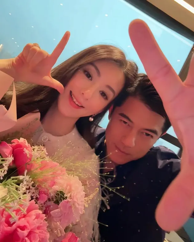 Aaron Kwok dan Moka Fang