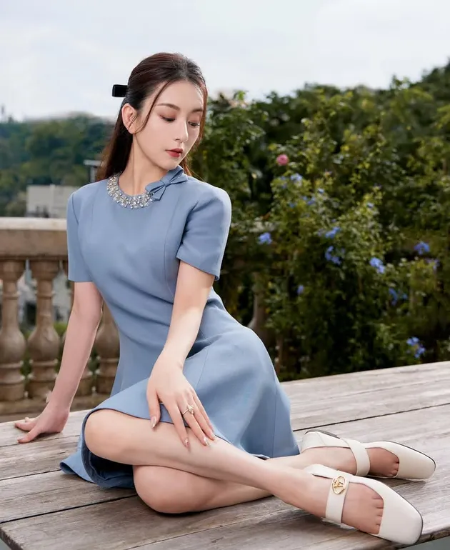 Moka Fang Istri Aktor Aaron Kwok seorang model