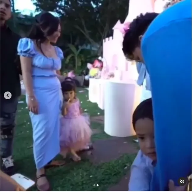 Okin dan Rachel Vennya