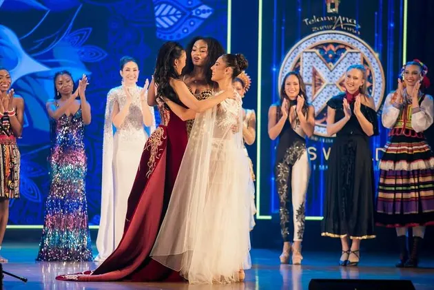 Potret Monica Kezia Sembiring Raih Penghargaan di Ajang Miss World