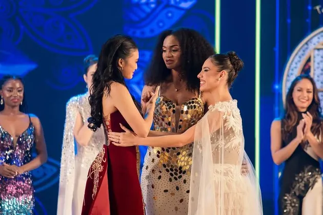Potret Monica Kezia Sembiring Raih Penghargaan di Ajang Miss World