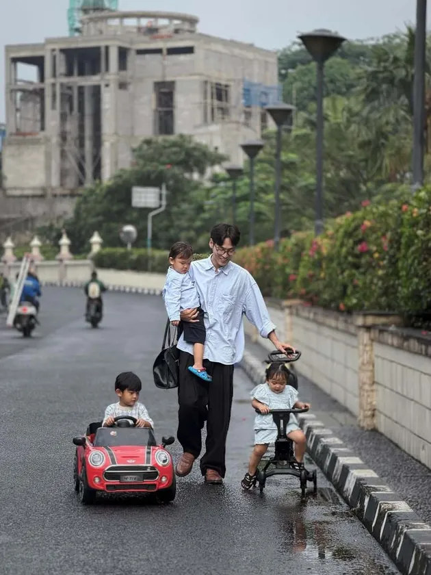 Na Daehoon jalan sore