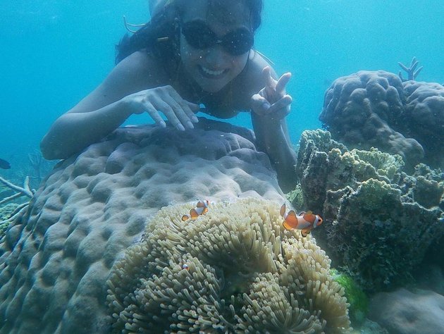 Naomi Zaskia's Hot Bikini Photoshoot at Sea, Snorkeling is Refreshing