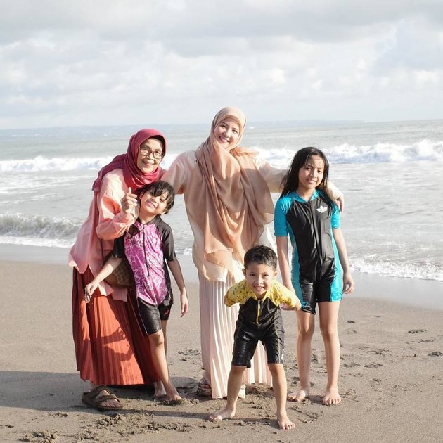 Portrait of Natasha Rizky's Vacation with Trio Strong, Happiness with Children Doesn't Need Filters