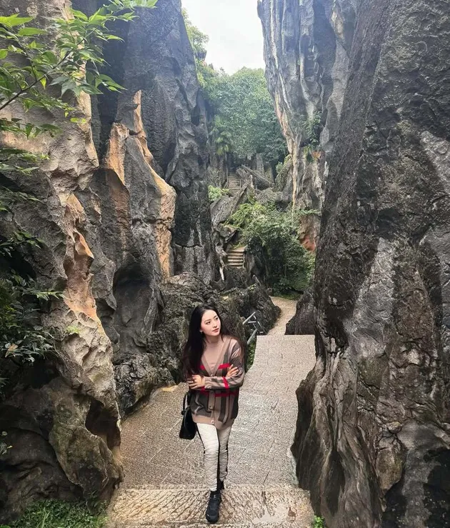 Natasha Wilona berlibur